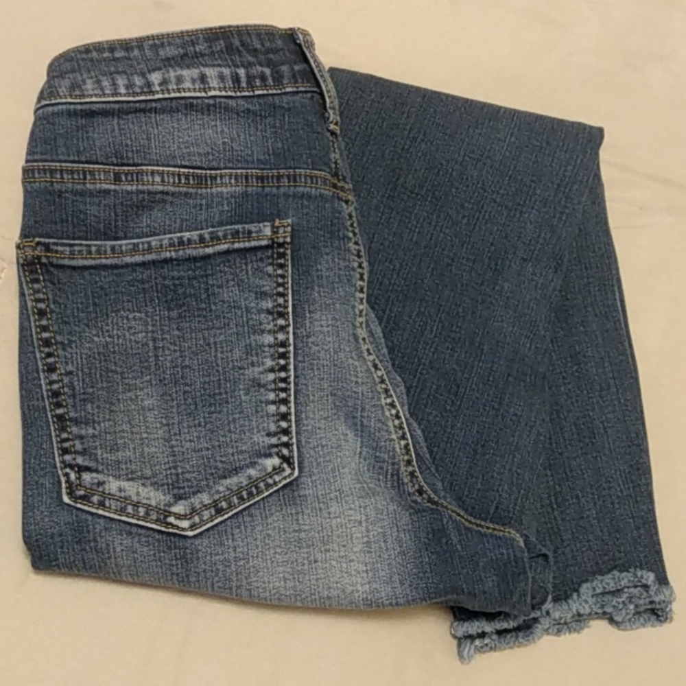 SO Ultimate Ankle Jegging Stretchy Highrise Jeans - Size 7